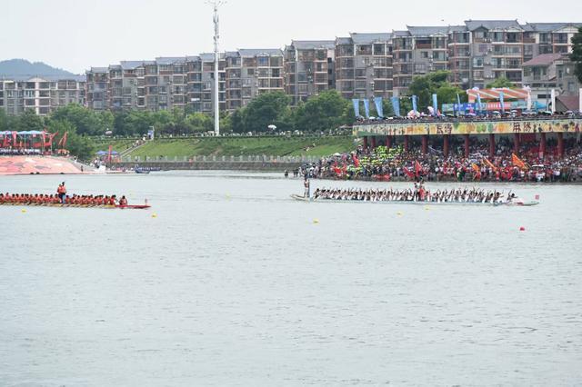 麻阳传统龙舟邀请赛首日见闻 龙舟竞渡燃爆锦江
