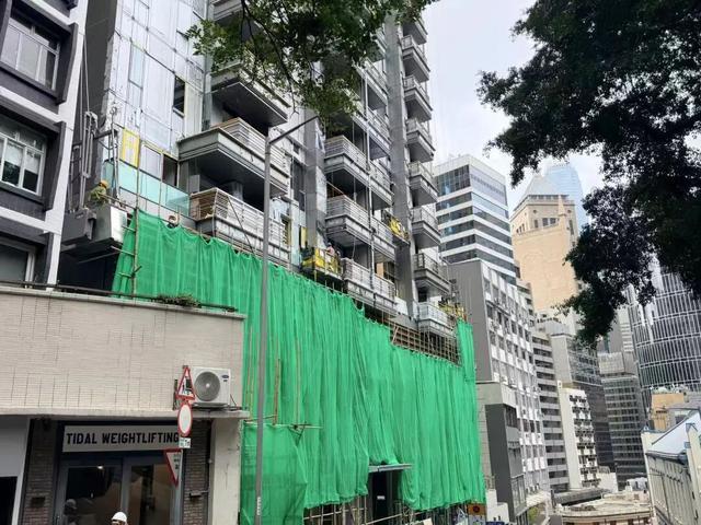 香港楼市火了：有人赶早班飞机专门买房 买完就走