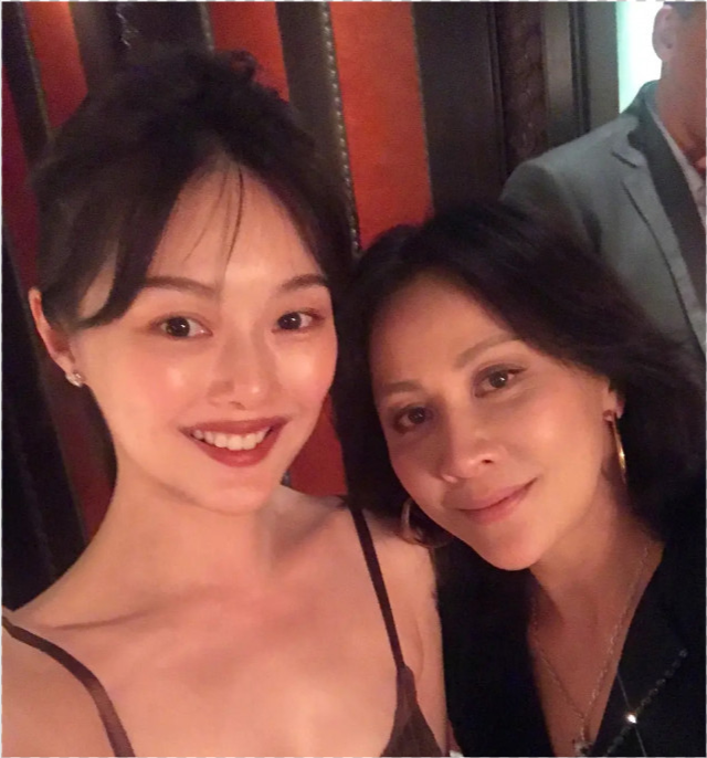 晚晚疑似怀孕了 颜值变化引热议