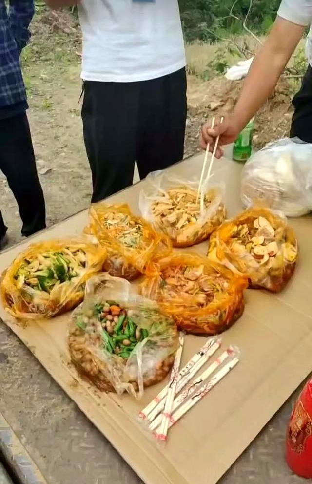 外地农机手在河南鄢陵收麦吃喝不愁 热情待客暖人心