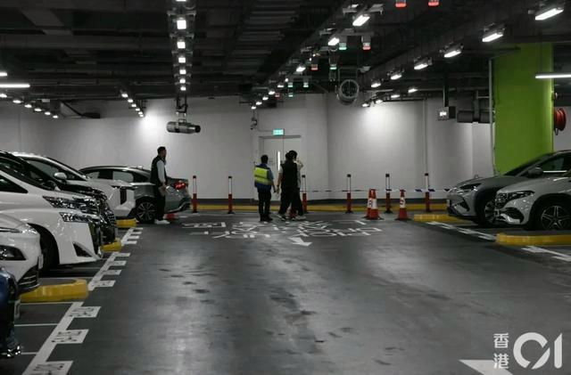 香港机场黄金劫案9人落网 警方追查金条下落
