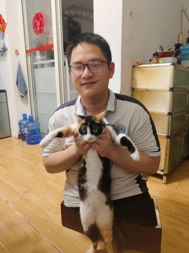 板凳男孩想挑战爬山蹦极突破极限