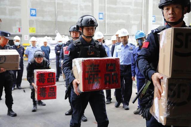 在养猪场生产麻黄素超2吨 18人获刑 自学化学者主导制毒