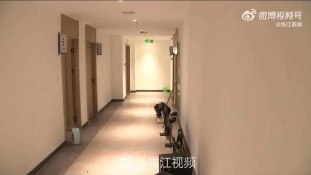 情侣入住民宿 凌晨4点遭陌生人闯入 房东误发密码引发恐慌