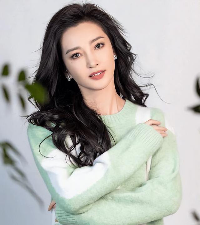 53岁李冰冰状态 中年女明星的职场与健康抉择