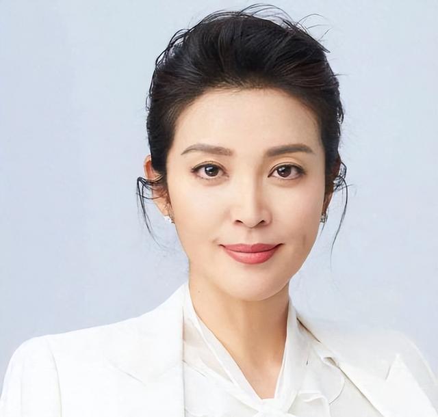 53岁李冰冰状态 中年女明星的职场与健康抉择