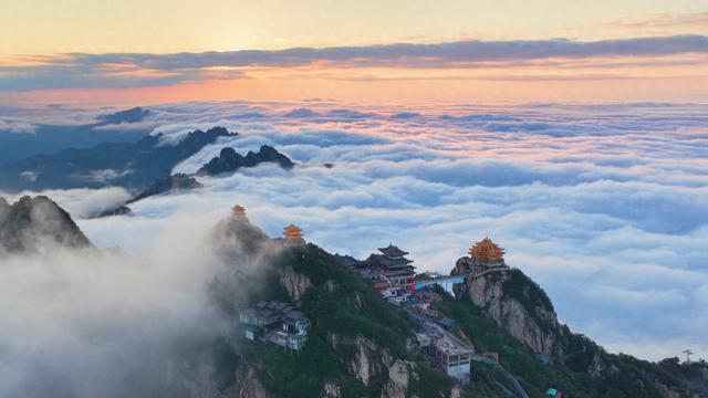景区月薪6万包吃住招