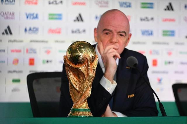 丑闻动摇足球根基 FIFA主席该换了 规则成玩笑