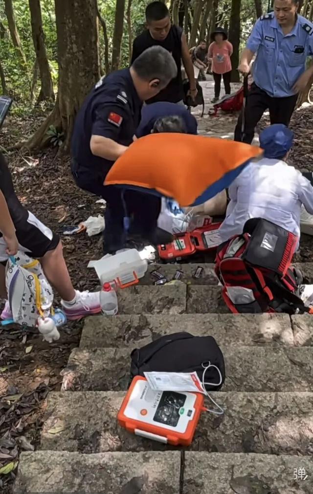 游客登山突发身体不适离世 高温天气引发悲剧