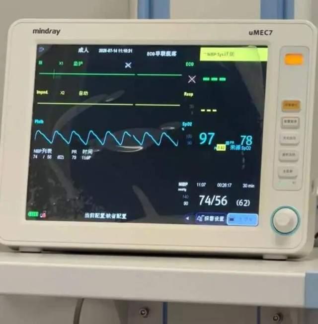 医生提醒高温天只喝白水远远不够 补充电解质很关键