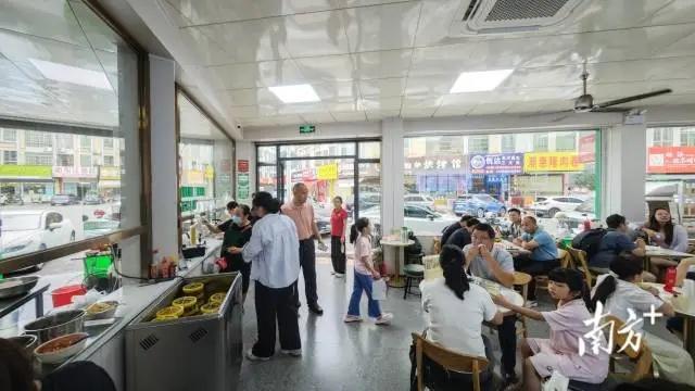 广东一餐饮店：学生凭奖状免费领肠粉