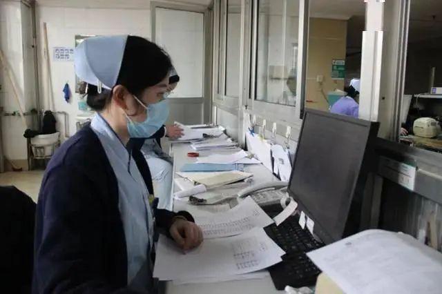三甲医院医生回应降薪