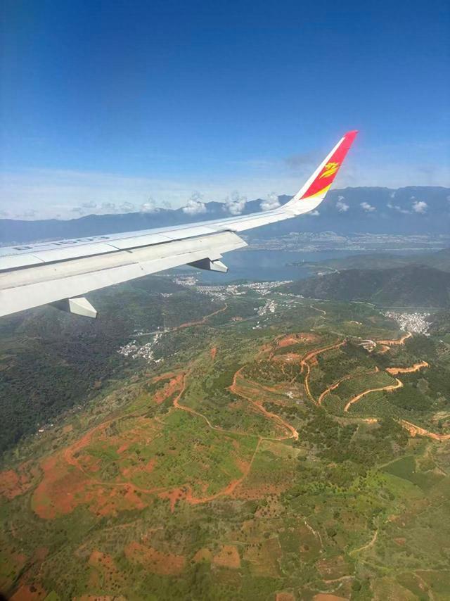 机票价格跳水 多航线比高铁还便宜