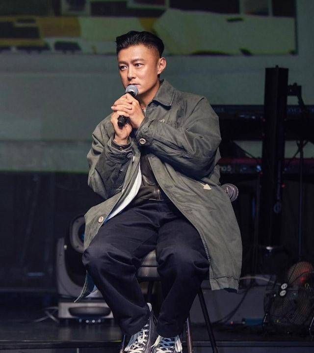 余文乐离婚三个月与前妻聚餐 共度家庭时光