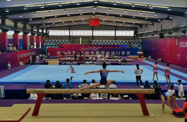 2022年“体总杯”全国体操团体锦标赛完成女子赛台训练