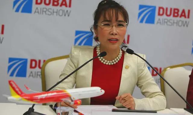 年赚555万 空姐用厕所太久被发现卖身