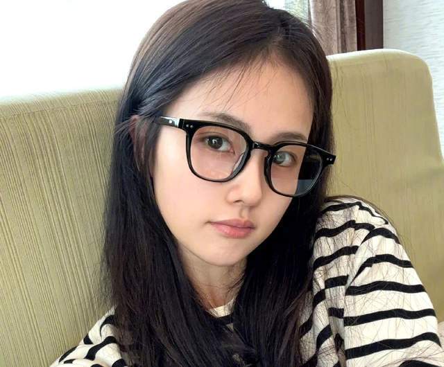 白鹿为过往不当言论发文道歉，感谢大家的批评，称会严格约束自己