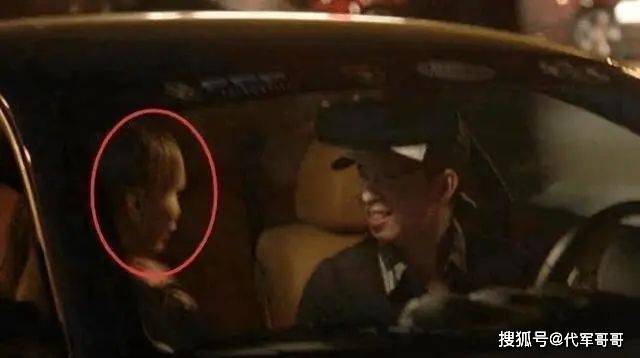 13年前，“宁愿坐在宝马车里哭”的拜金女马诺，如今35岁嫁入豪门了吗？