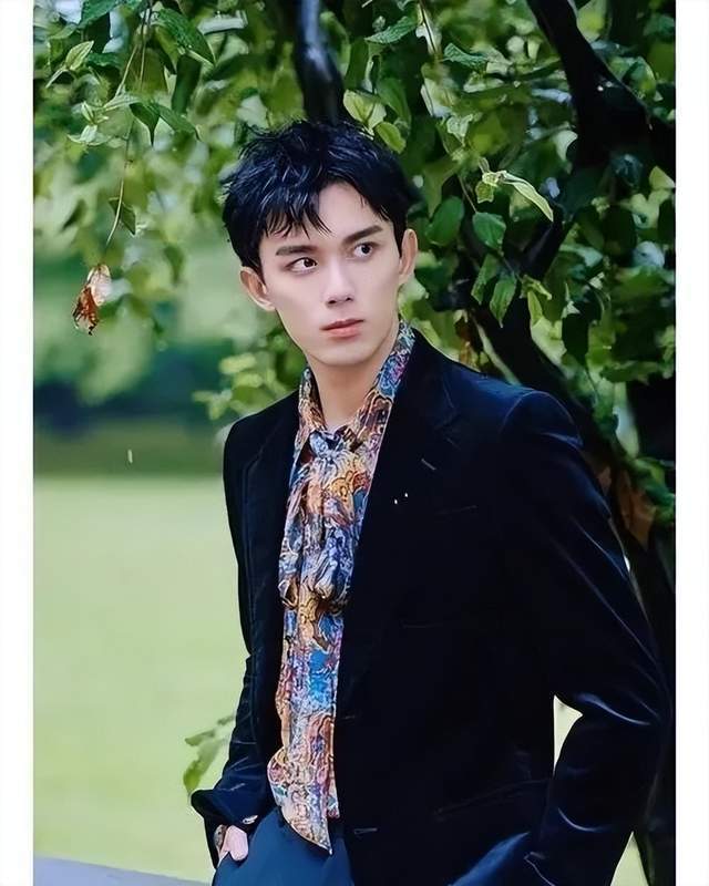 如今随着吴磊大方分享他的情感状态,不知他所谓爱人究竟是否是传闻中