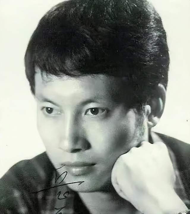 “言情天后”竟是小三？亦舒抢郑佩佩男友还公开情书， 侠女实惨！