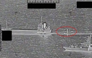 畫面曝光：伊朗抓獲美軍無人艇 美軍派艦艇攔截