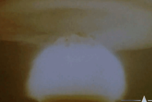 轰-6甲在罗布泊上空投下我国第一枚氢弹