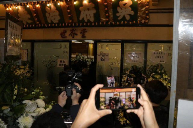 火葬场送最后一程 吴孟达儿子透露爸爸临终遗愿