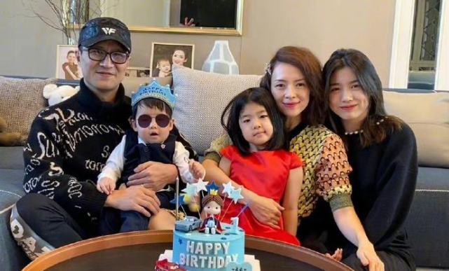 章子怡辟谣离婚传闻 黄安道歉：我也是个吃瓜群众