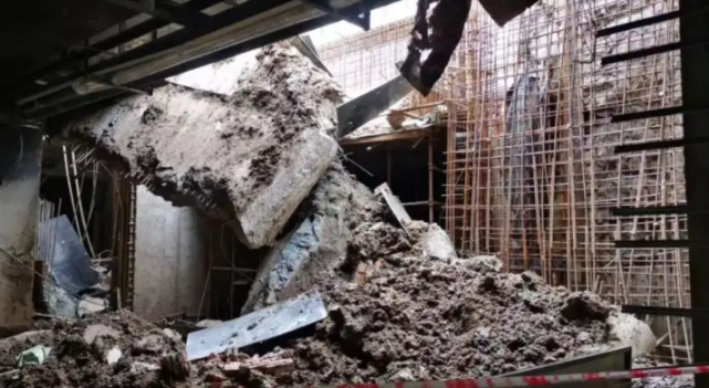 天津在建地铁坍塌致4死 相关人员谎报伤亡 7人被追责