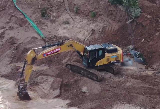 多方力量支援湖南资兴抗洪抢险 昼夜奋战保民生