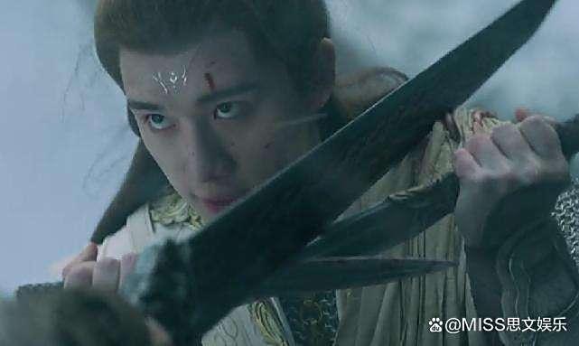 邓超在《刺杀小说家2》中演爽了 赤发鬼对味