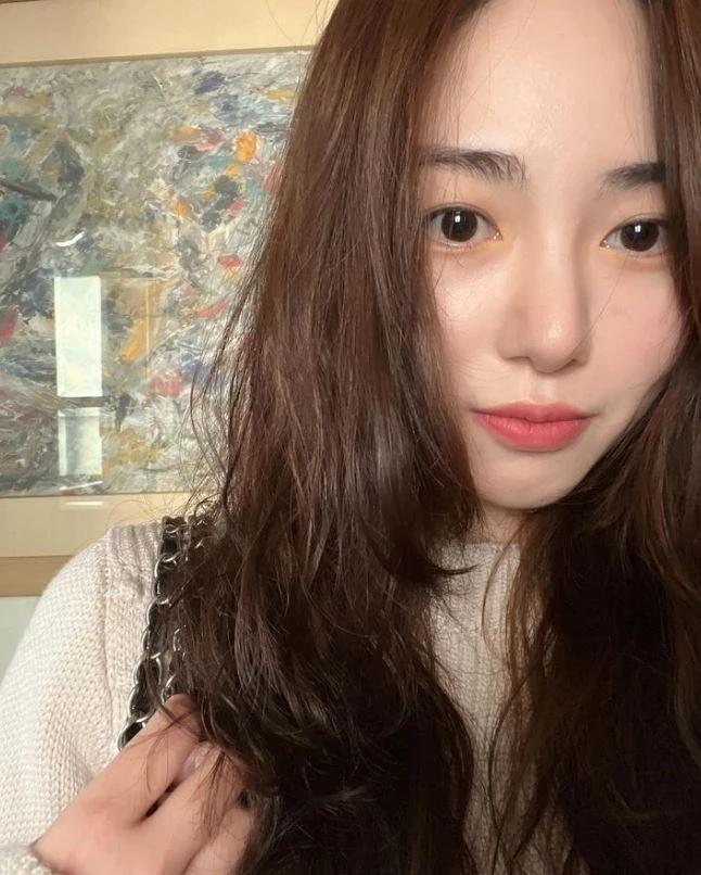 韩星权珉娥兼职陪聊被骗 威胁称要公开她的照片 