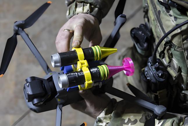 4架无人机试图干扰泽连斯基专机 空中挑衅引发安保警钟