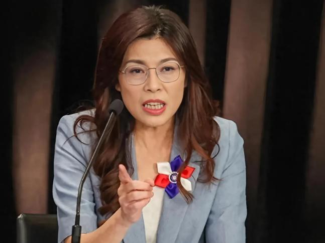 突发特讯!郑丽文提出特殊统一方式,赖清德被逼急,要求岛内民众绝不投降?