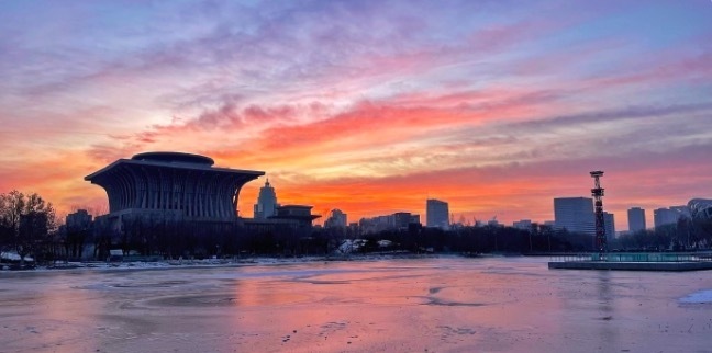 北京中轴线延长线拍的朝霞 网友:“世纪级美景”