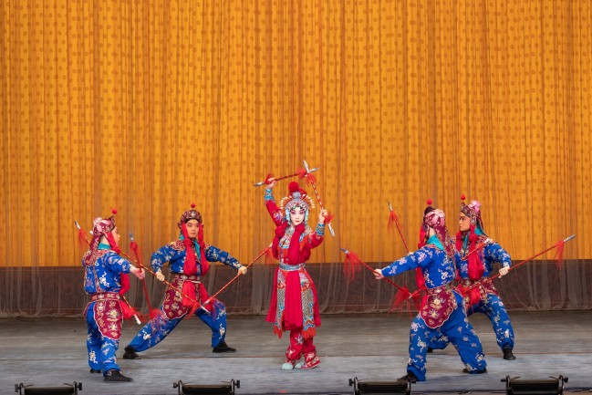 武戏专场之《虹桥赠珠》剧照，扮演凌波仙子的是北京京剧院优秀武旦、刀马旦演员张淑景摄影 苏岩