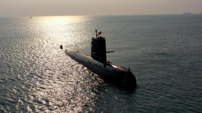 海军潜艇圆满完成训练任务后返航（资料照片）