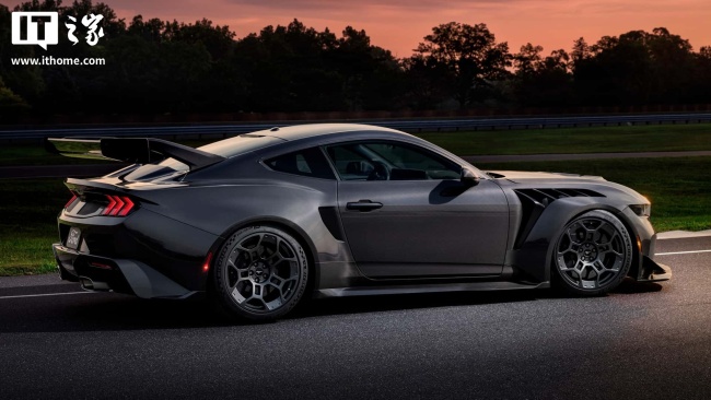 采用全碳纤维车身,福特 Mustang GTD 推出 Liquid Carbon 版本