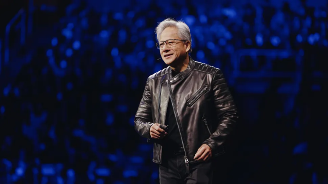 英伟达 CEO 黄仁勋谈 AI 工具个人使用体验：视其为“思考伙伴”，日常混用多个系统