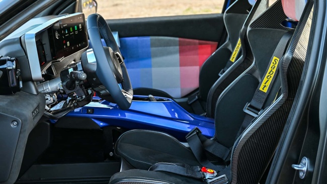 雷诺推出纯电“小钢炮”新车 5 Turbo 3E:555 马力轮毂电机,漂移更轻松