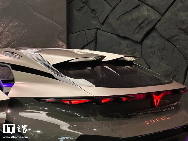 西雅特 Cupra 发布 Tindaya 概念车：对开门设计，外观犀利