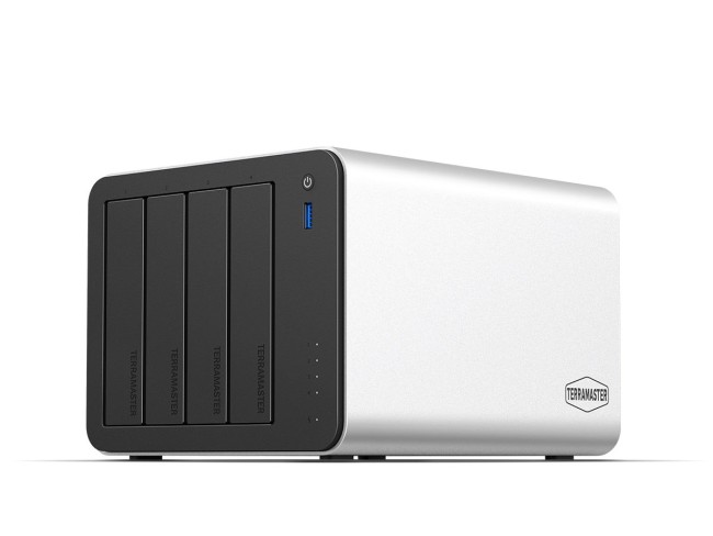 铁威马推出 F4-425 Plus 混合 NAS：4+3 盘位、双 5GbE