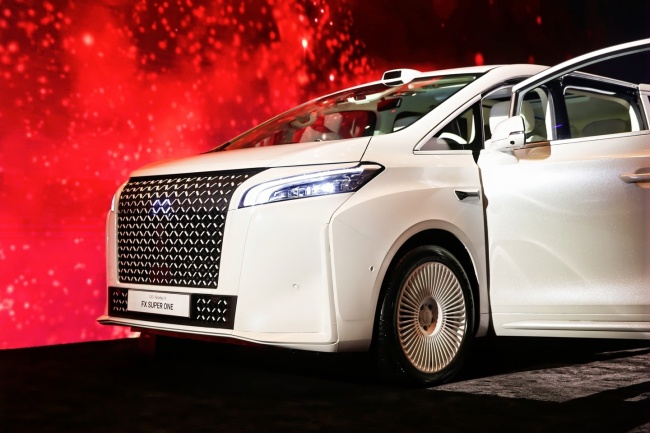 法拉第未来 FX Super One 汽车发布：混增 / 纯电版本、超级智脸系统，售价 30.9 万迪拉姆起