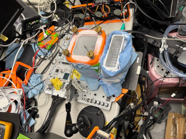 超频专家 Hicookie 创 DDR5 内存世界纪录，速率突破 13034 MT/s