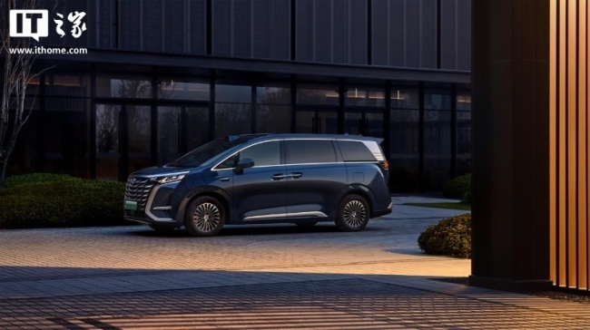 比亚迪腾势 D9 成全球首款 30 万辆交付新能源 MPV，“九球天后”潘晓婷当上车主