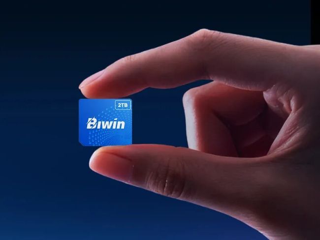 最小消费级固态硬盘：佰维正式面向消费级市场发布 Mini SSD CL100