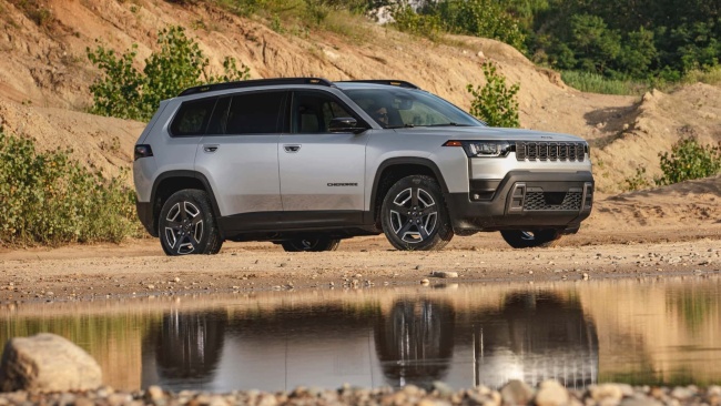 Jeep 经典 SUV 切诺基回归，变身油电混动车型