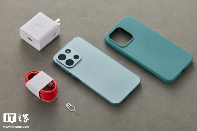 IT之家开箱一加 Turbo 6 旷野绿图赏：小清新配色，果味有点足