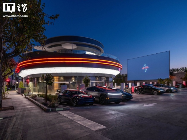 特斯拉餐厅暗藏巧思：外墙采用 Cybertruck 剩余不锈钢打造