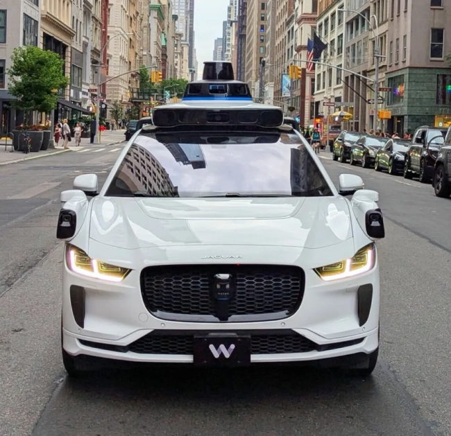 消息称 Waymo 拟融资约 160 亿美元,估值接近 1100 亿美元
